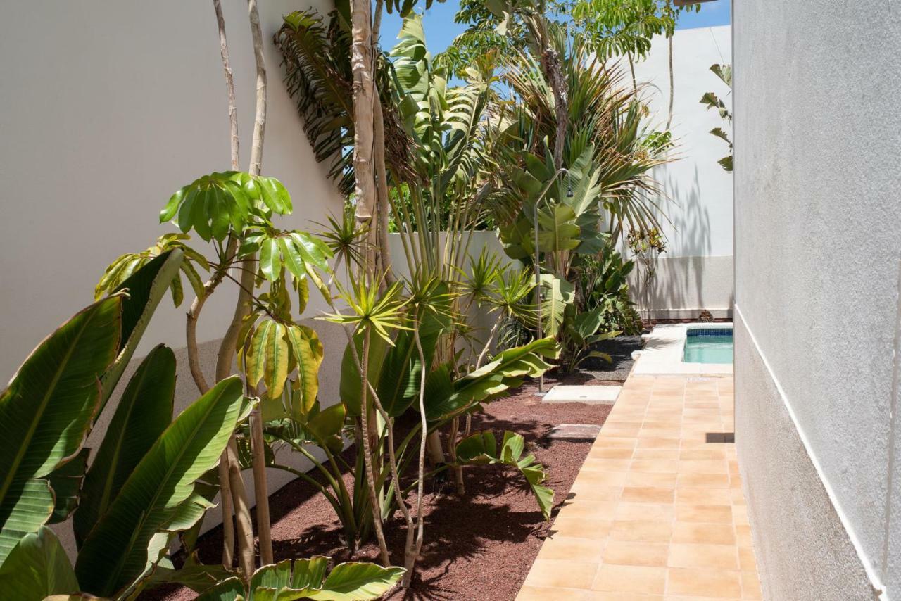 Villas De La Marina Playa Blanca  Exterior photo